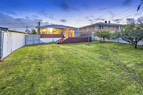 Photo of property in 49 Christmas Road, Manurewa, Auckland, 2102