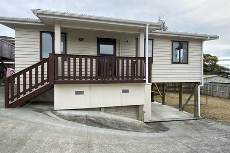 Photo of property in 33 La Trobe Street, Pakuranga Heights, Auckland, 2010