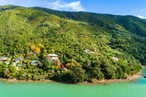 Photo of property in 581 Queen Charlotte Drive, Havelock, 7281