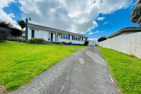 Photo of property in 9 Towra Place, Botany Downs, Auckland, 2010