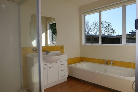 Photo of property in 17 Otaihanga Road, Otaihanga, Paraparaumu, 5036