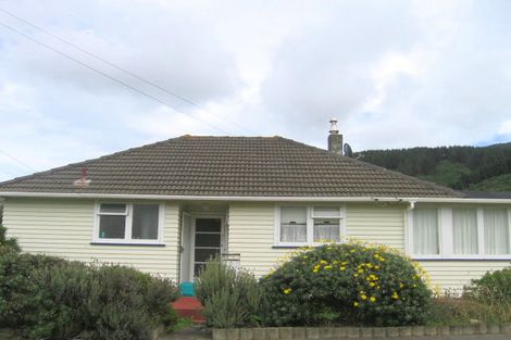 Photo of property in 14 Davidson Crescent, Tawa, Wellington, 5028