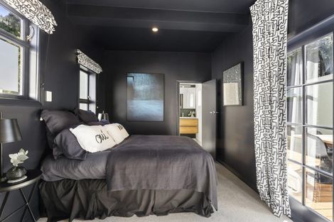 Photo of property in 36 Derwent Street, Island Bay, Wellington, 6023