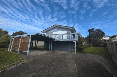 Photo of property in 10 Longreach Drive, Sunnyvale, Auckland, 0612