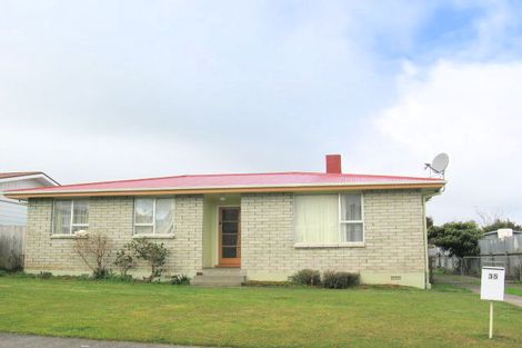 Photo of property in 35 Mccorkindale Street, Feilding, 4702
