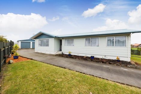 Photo of property in 32 Leander Place, Milson, Palmerston North, 4414