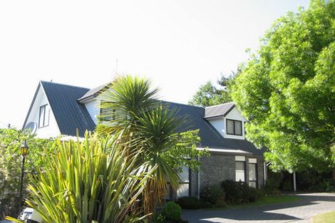 Photo of property in 16 Pyatt Place, Redwood, Christchurch, 8051