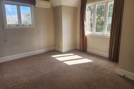 Photo of property in 186 Boord Crescent, Kumeu, 0891