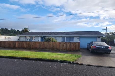 Photo of property in 3 Hawthorn Crescent, Stokes Valley, Lower Hutt, 5019