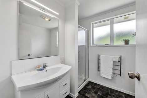 Photo of property in 6a Shaldon Crescent, Blagdon, New Plymouth, 4310