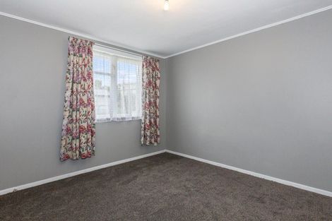Photo of property in 21 York Place, Cannons Creek, Porirua, 5024