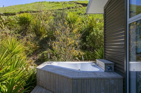 Photo of property in 550 Whangamata Road, Kinloch, Taupo, 3377