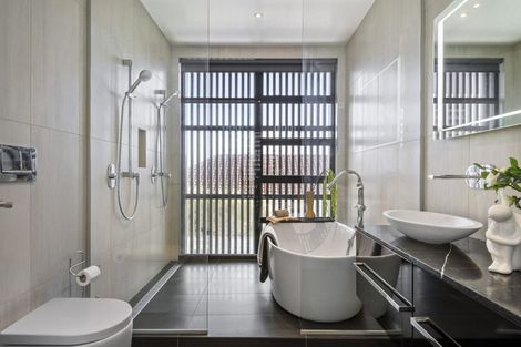 Photo of property in 1 Weona Place, Westmere, Auckland, 1022