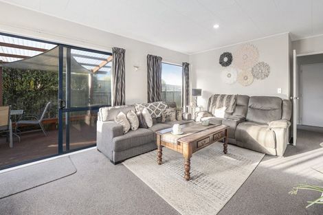 Photo of property in 2a Cochrane Street, Fairy Springs, Rotorua, 3015