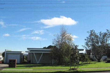 Photo of property in 49 Bradbury Road, Botany Downs, Auckland, 2010