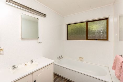 Photo of property in 26 Roy Terrace, Moturoa, New Plymouth, 4310