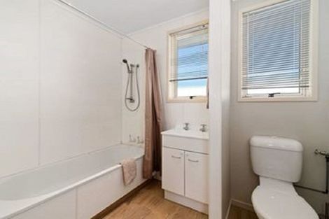 Photo of property in 63 Richmond Avenue, Richmond Heights, Taupo, 3330