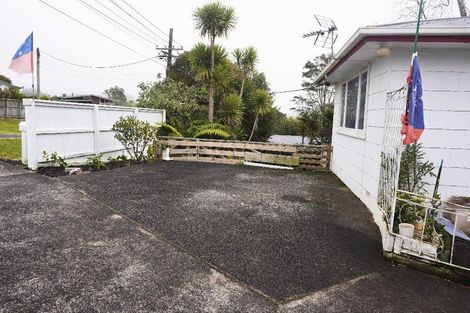 Photo of property in 16 Parrs Cross Road, Henderson, Auckland, 0612