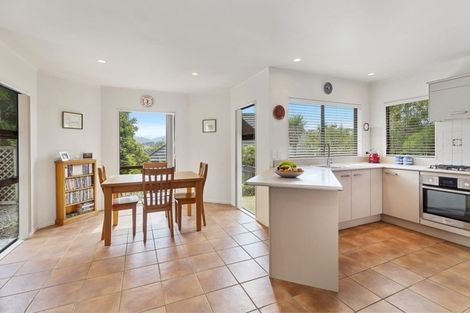 Photo of property in 13 Lanyon Place, Whitby, Porirua, 5024