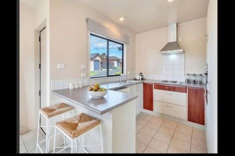 Photo of property in 30 Zefiro Drive, Massey, Auckland, 0614