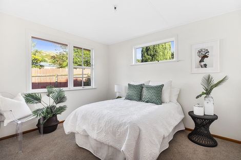 Photo of property in 17 Cardiff Crescent, Cannons Creek, Porirua, 5024