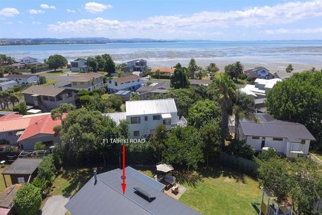 Photo of property in 11 Taihiki Road, Clarks Beach, 2122