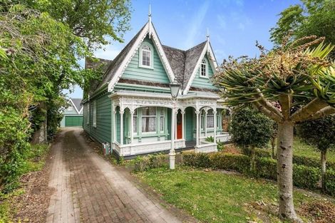 Photo of property in 17 Norwood Road, Bayswater, Auckland, 0622