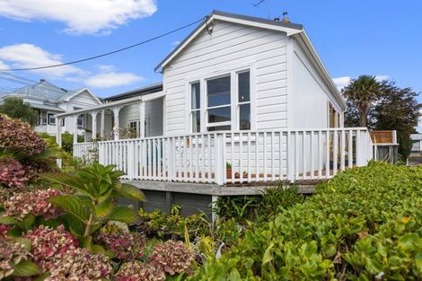 Photo of property in 54 Belt Road, New Plymouth, 4310