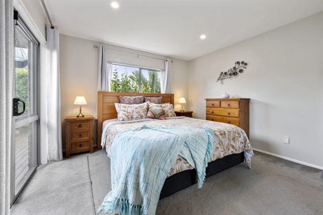 Photo of property in 20 Hocken Place, Mangere Bridge, Auckland, 2022