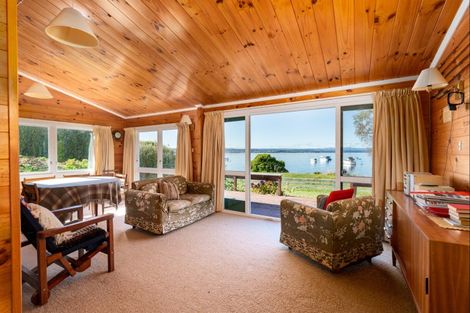 Photo of property in 4 Winston Street, Acacia Bay, Taupo, 3330
