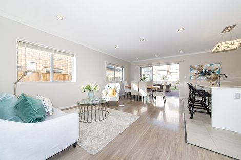 Photo of property in 10 Sunshine Lane, Flat Bush, Auckland, 2019