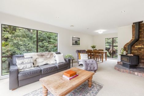 Photo of property in 53 Rimu Road, Oratia, Auckland, 0604