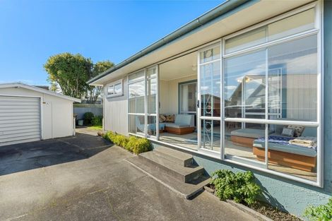 Photo of property in 6 Cohen Place, Milson, Palmerston North, 4414