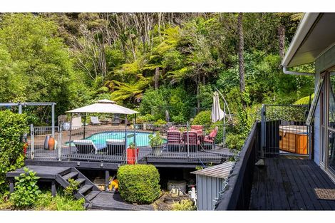 Photo of property in 42 Opanuku Road, Henderson Valley, Auckland, 0612