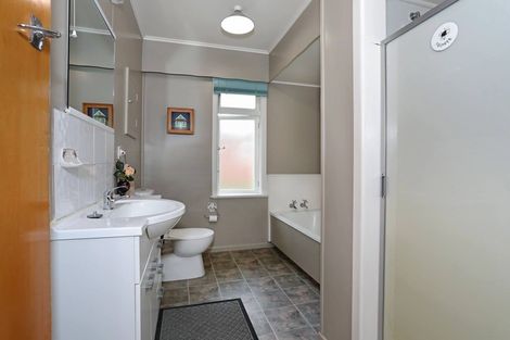 Photo of property in 38 Milne Street, Hunterville, 4730