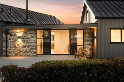 Photo of property in 44 Cunninghams Drive, Jacks Point, Queenstown, 9371