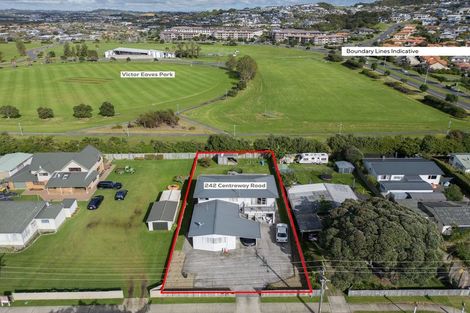 Photo of property in 242 Centreway Road, Orewa, 0931