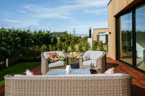 Photo of property in 13 Fern Burn Close, Wanaka, 9305