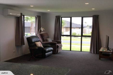 Photo of property in 12 O'farrell Drive, One Tree Point, 0118