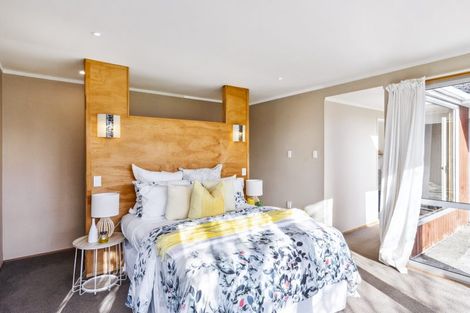 Photo of property in 37 Kapanui Road, Waikanae, 5036