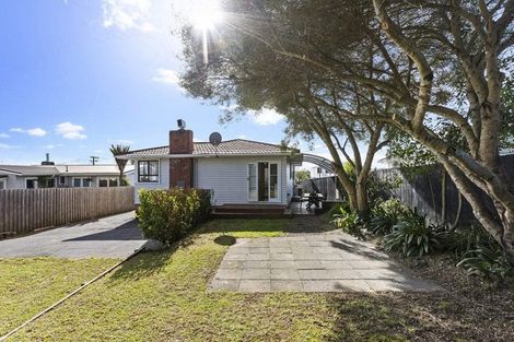 Photo of property in 5 Keats Place, Blockhouse Bay, Auckland, 0600