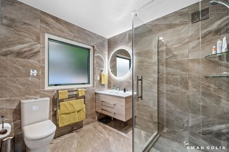 Photo of property in 322b Glenfield Road, Glenfield, Auckland, 0629