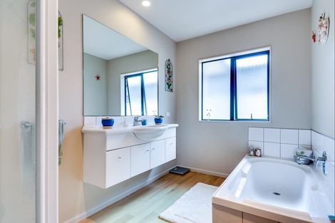 Photo of property in 4 Meissner Road, Havelock North, 4130