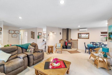 Photo of property in 143 Florence Avenue, Orewa, 0931