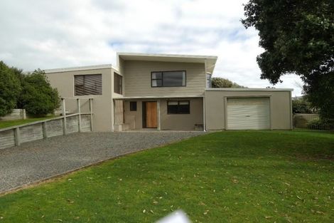 Photo of property in 51 William Street, Waikanae Beach, Waikanae, 5036