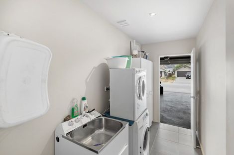 Photo of property in 27 Lochnagar Drive, Lake Hayes, Queenstown, 9304