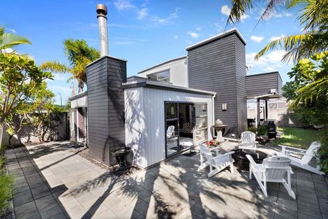 Photo of property in 137 The Fairway, Matarangi, Whitianga, 3592