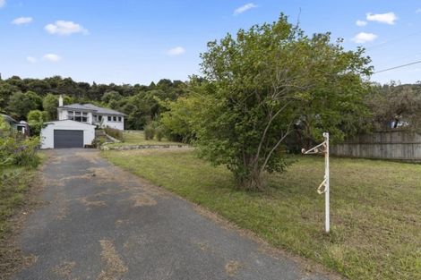 Photo of property in 27 Horoeka Street, Stokes Valley, Lower Hutt, 5019