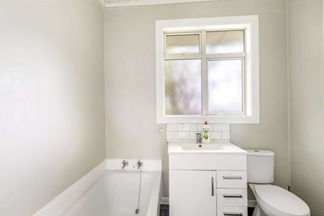 Photo of property in 32 Railway Esplanade, East Gore, Gore, 9710