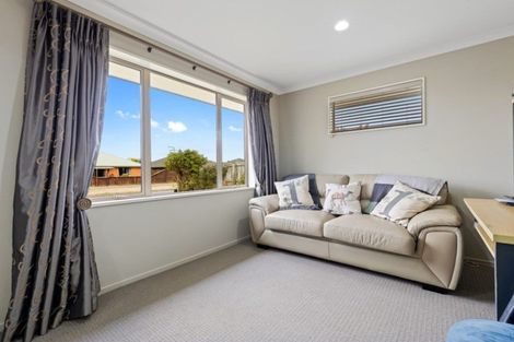 Photo of property in 10 Devon Crescent, Darfield, 7510